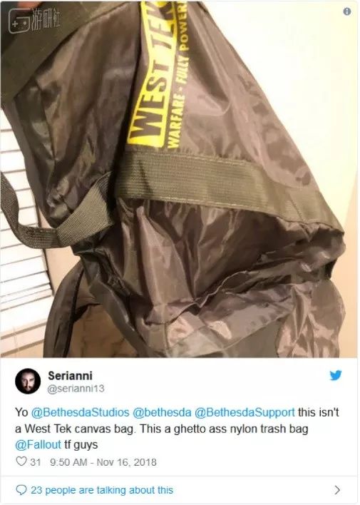 一位愤怒的玩家把这个包称为“尼龙垃圾袋” 一位愤怒的玩家把这个包称为“尼龙垃圾袋”