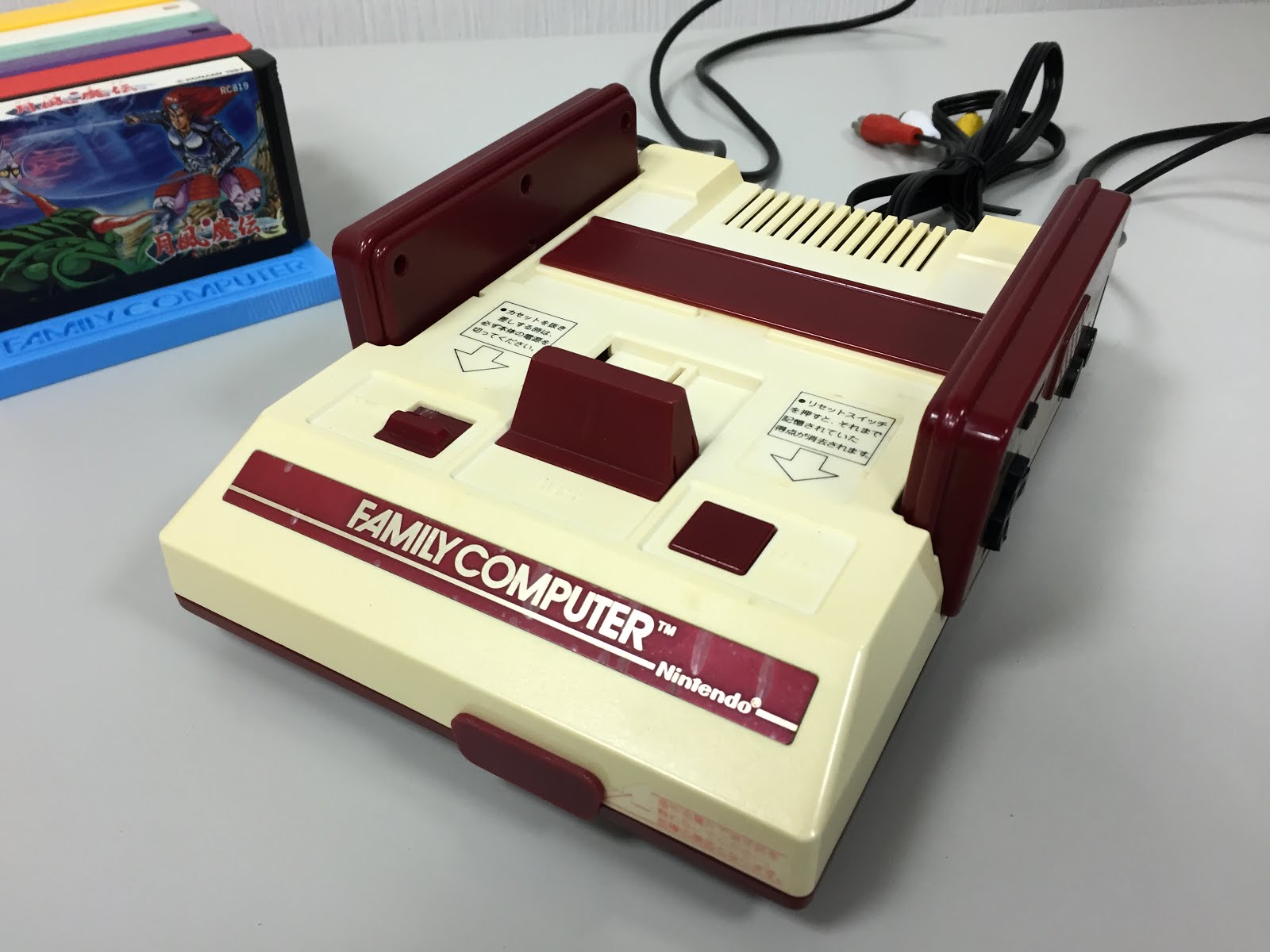 红白机为什么是红白色的，没想到被《花花公子》回答了