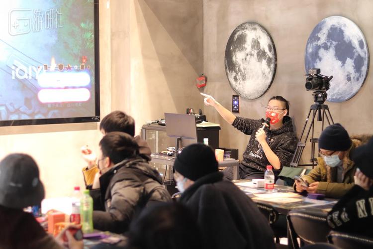 《万智牌》官方资深牌手进行现场教学