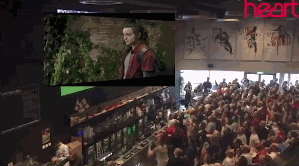 梗图：为长颈鹿欢呼