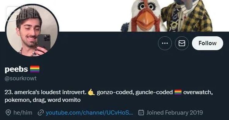 结合社交媒体上的内容来看，他很可能就是少数群体的一员