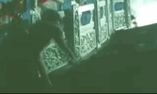 为了彰显女主如何独自“感动上苍”，上门医生在答应回去拿药之后就神秘失踪了