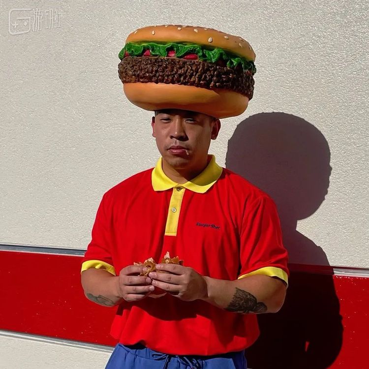 迈克尔·图