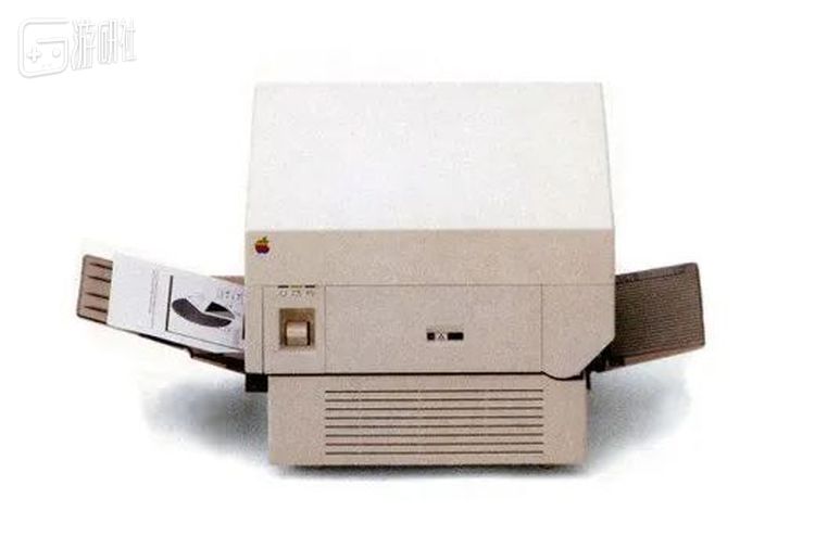 价格昂贵和缺陷颇多并没有妨碍LaserWriter取得巨大商业成功，进而为Apple成为桌面出版领域霸主奠定了基础，Adobe也因此一举成名。