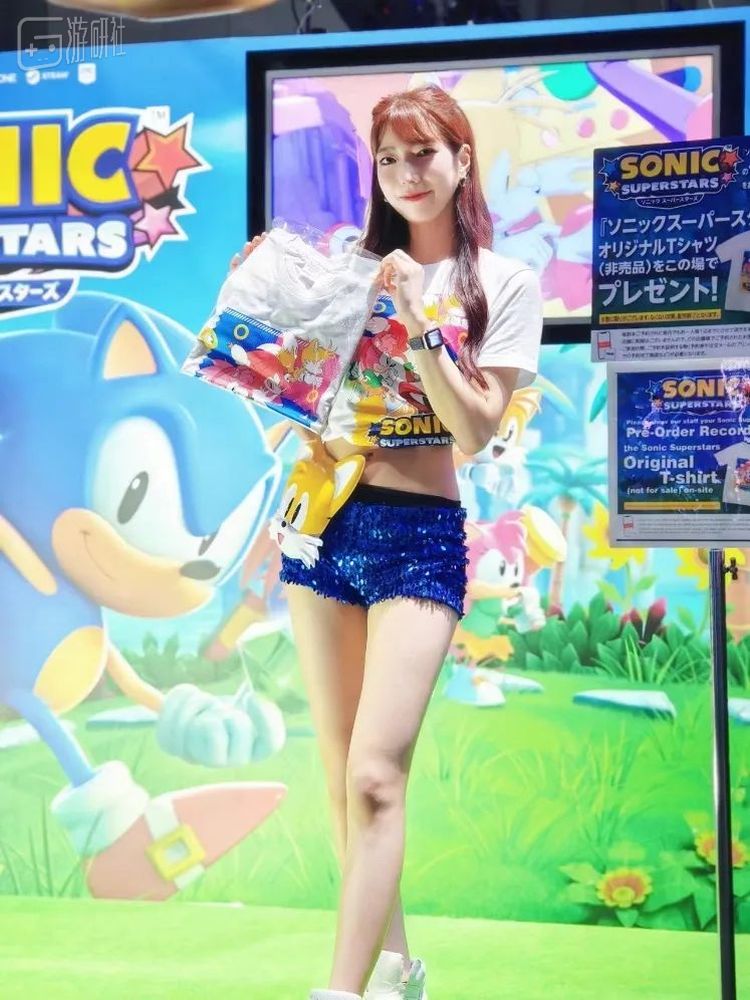 在TGS的世嘉展台，参与一系列活动可以获得一件印有索尼克与他的同伴们的文化衫，四天里参与活动的人群络绎不绝