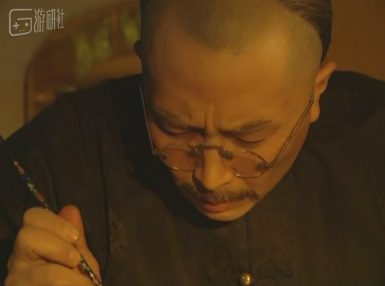 相对《康熙王朝》的豪情快意，《雍正王朝》则是以阴暗压抑为主旋律