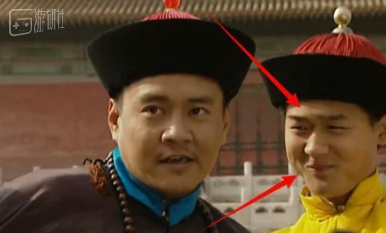 就连拉架的小侍卫都在抢戏，满屏都是看热闹不嫌事大的愉快心情