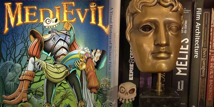 失业之后，他决定卖掉自己的年度游戏奖杯