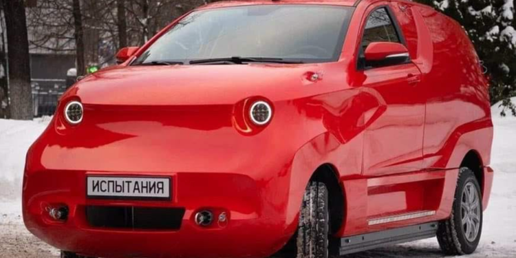 俄罗斯推出的电车，因为长得太逆天成为了梗图