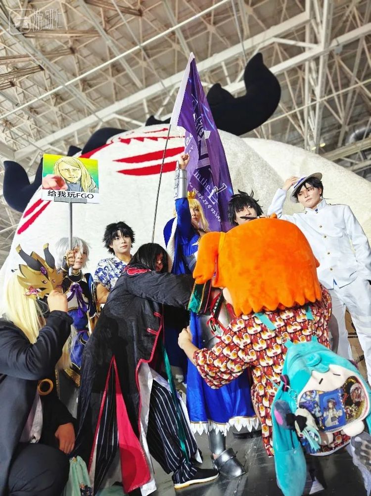 简中服“夏日奇境”活动现场观众复刻的名场面