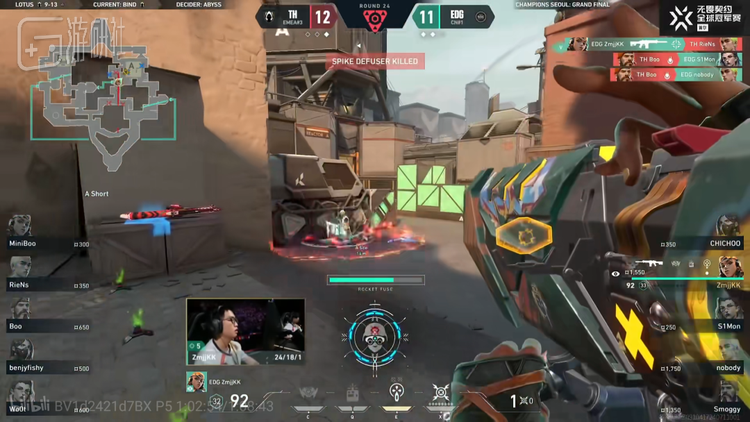 康康的两名队友拆包却都死于道具，绝望莫过于此