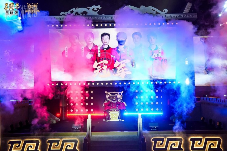 本届新星赛决赛就上演了一波三折的翻盘好戏