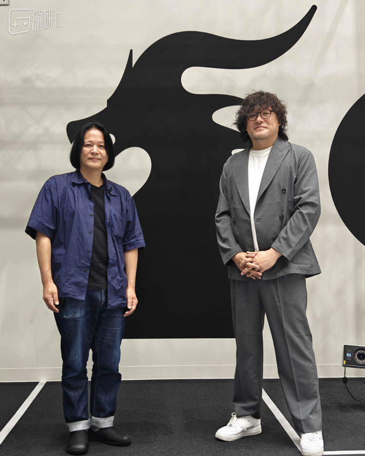 大阪工作室主机产品部部长土屋和弘（左）；大阪工作室负责人国府力（右）