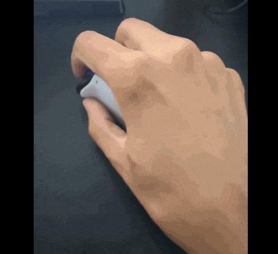 网友拿NS Joy-Con拍摄的使用示意图