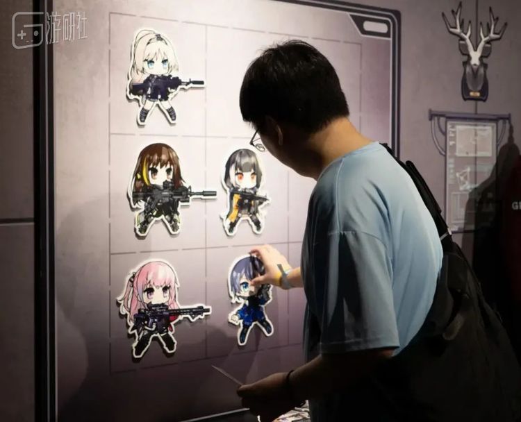 现场玩家正在布置经典AR小队