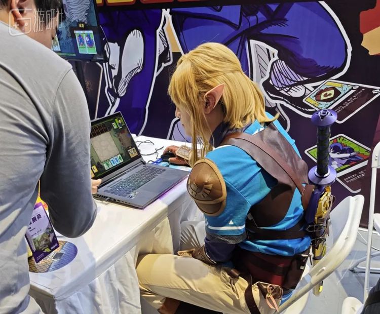 还有沉迷于游戏的林克