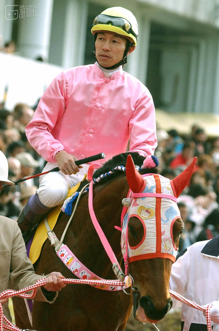 2004年3月，武丰搭档春乌菈菈出场