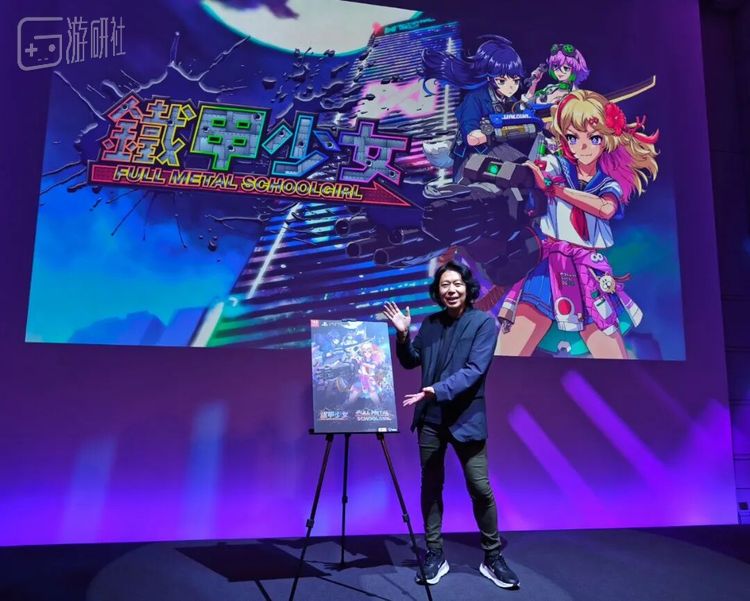 该作制作人冈岛信幸，他也曾担任《美俏女剑士》系列的制作人