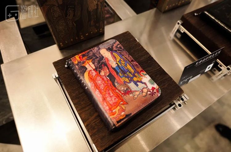 比如这个寓意非常好的护照夹（我买了）