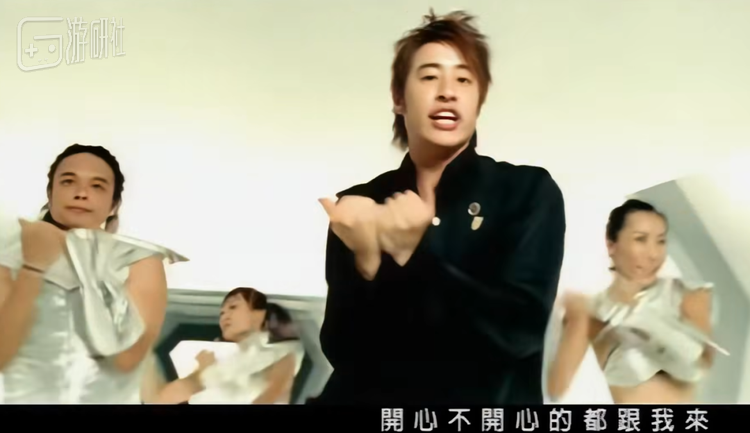 现在回忆当时的话语流行歌曲，倒是能记得很多MV画面