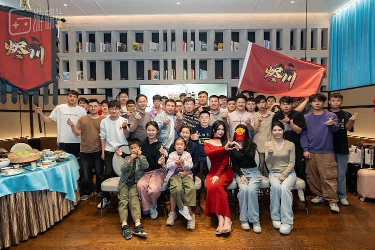 “只因天堂”军团之一“以烬辰之名”的主力盟“烬川”的聚会