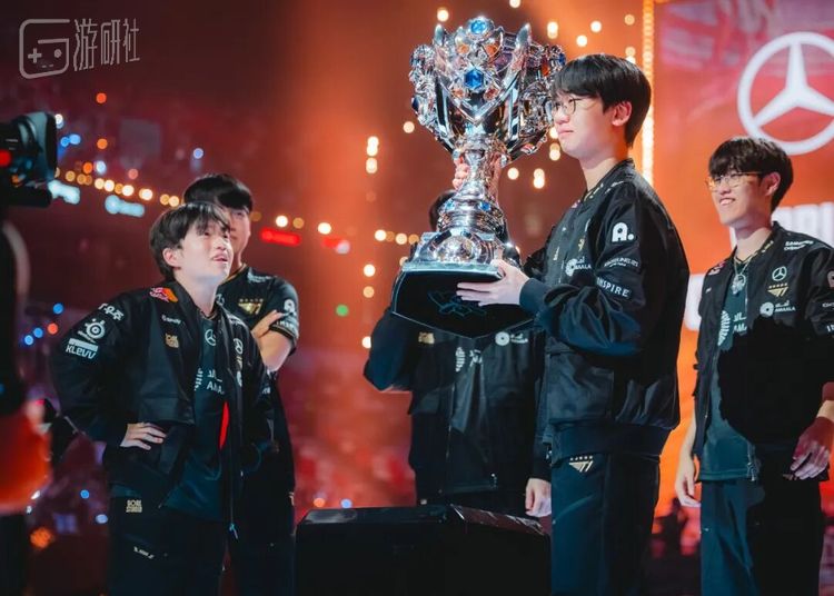 可能来到T1第一年的多兰就已经牺牲了自己的事业运吧