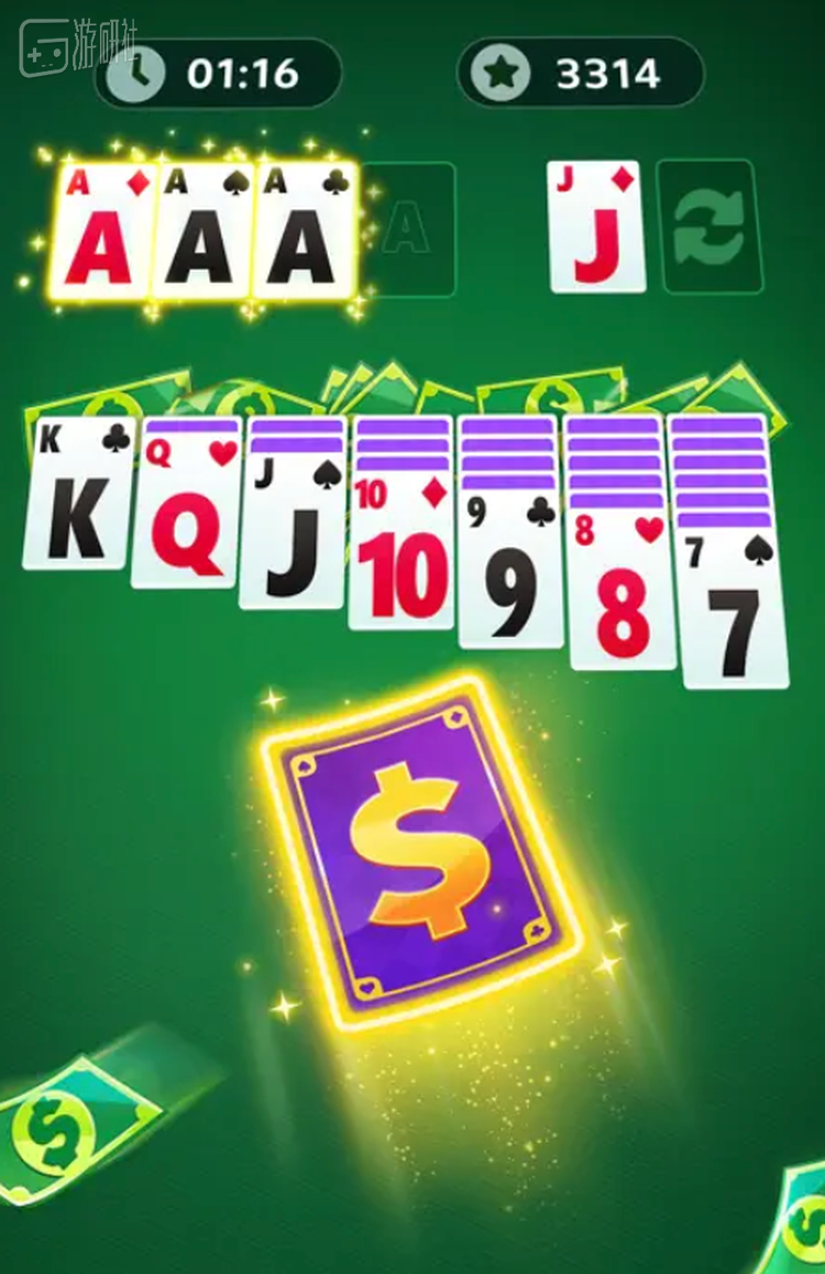 早先《Solitaire Clash》的规则是“谁在规定时间内先完成接龙谁就赢”，但之后规则进行了多轮优化，就像《俄罗斯方块》那样，有了更多技巧性的得分规则，竞技性变得更高了