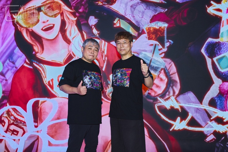 左：佐佐木荣一郎右：小林裕幸