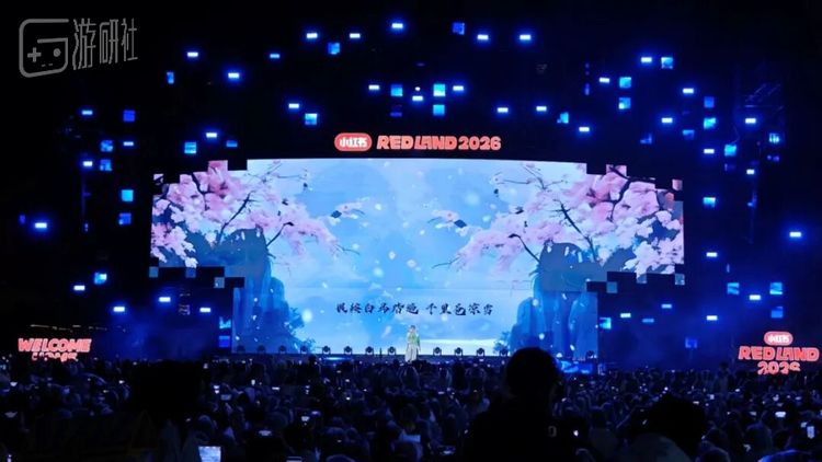 每晚的月光舞台会演出不同的主题节目