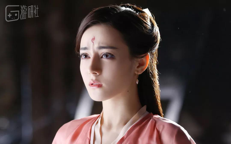 三次元爱豆-迪丽热巴 转自公众号吐槽电影院