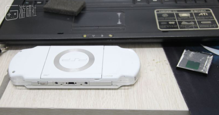 被我换过无数次壳的PSP2000