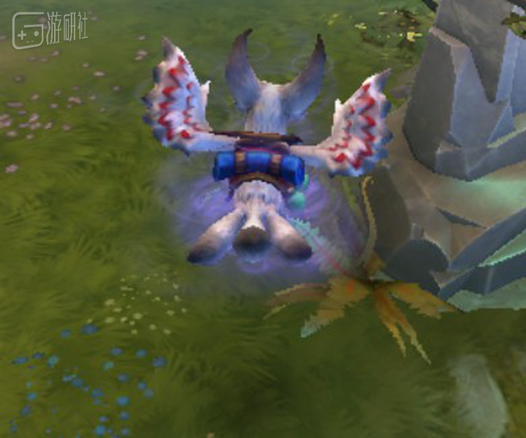 这只三尾狐使用翅膀飞行，与狐妖文化相去甚远的