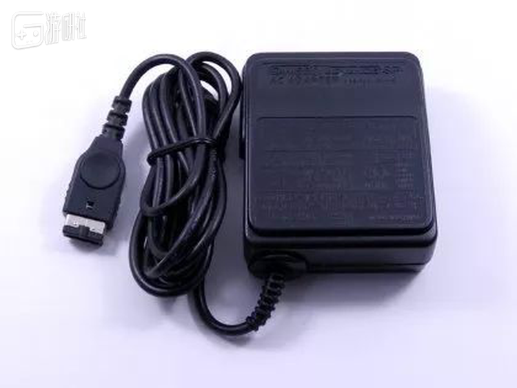 游戏机被偷了，只剩充电器陪着我