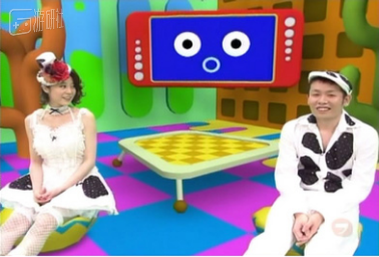 图04：2005年时，当年两位小演员再度聚首出演了特别节目；这之后的2007年后还发售了15周年纪念的复刻DVD。