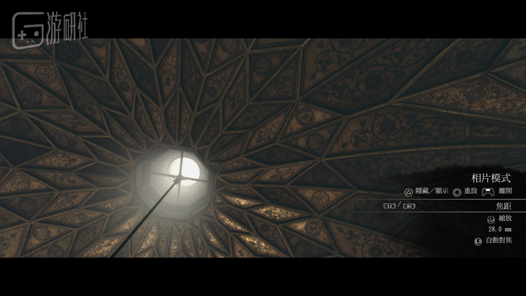 《教团1886》的照片模式，你会发现设定更偏向摄影师习惯