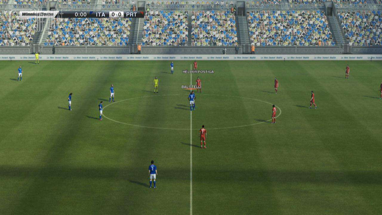 实况足球2013比赛画面