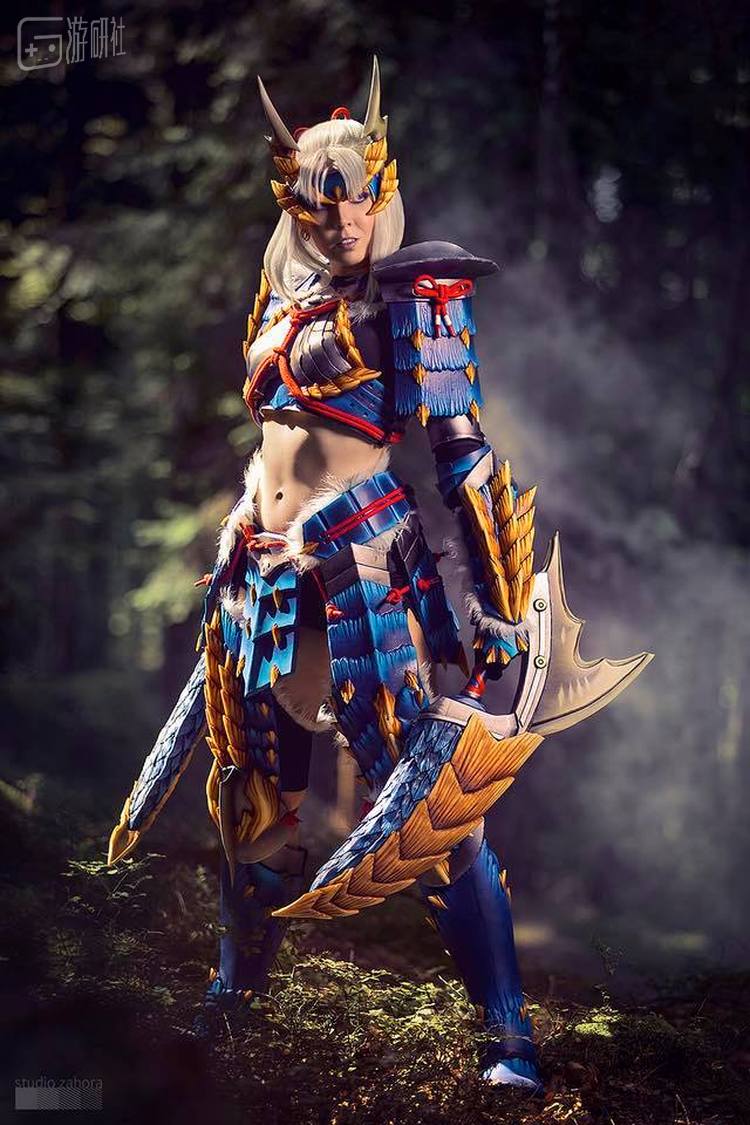 《怪物猎人：世界》的雷狼龙套装