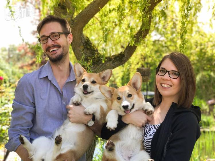 左Benni，右Svetlana