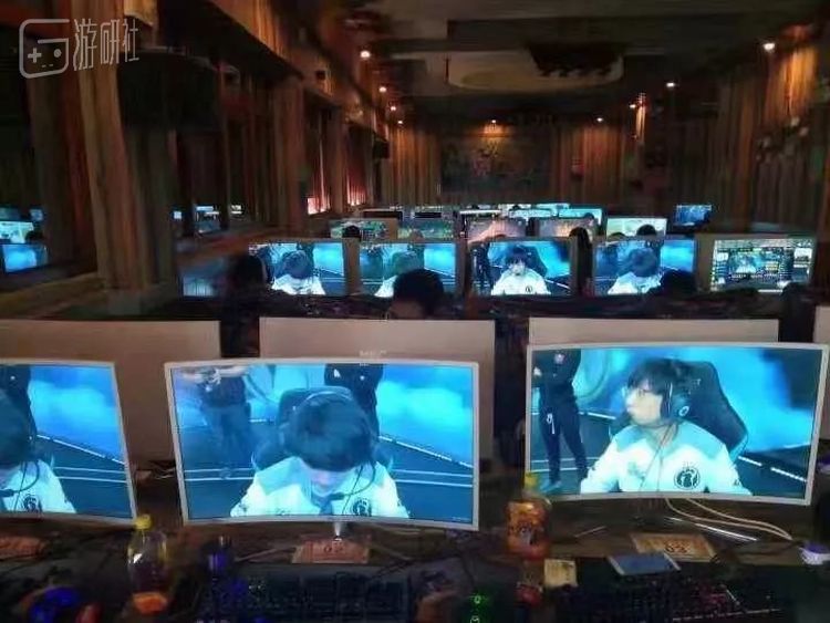 无论你是否玩过英雄联盟，昨天你总有机会在各处听到“iG牛逼”这几个字