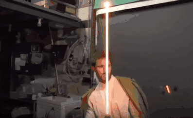 橙色的剑刃能像电影中那样斩断金属