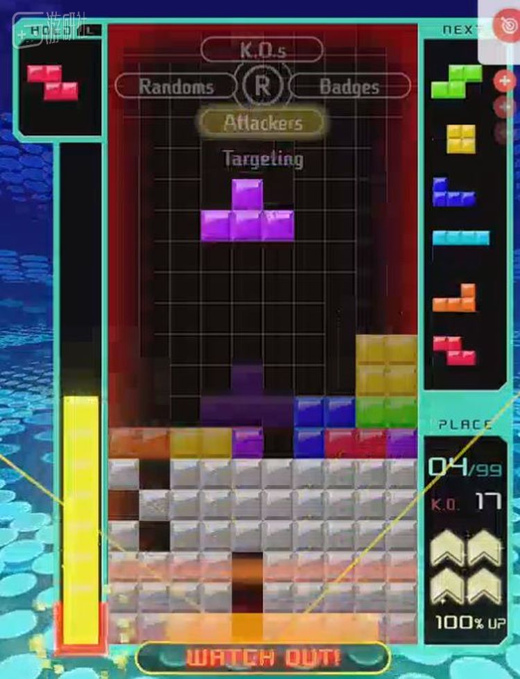 右下角的徽章栏显示了当前的伤害加成，此时有四个徽章，伤害加成100%