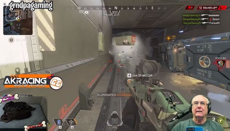 老人一枪把敌人爆成了盒子