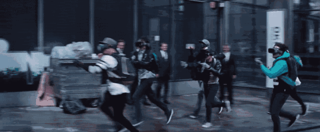 倒未必要像这样……