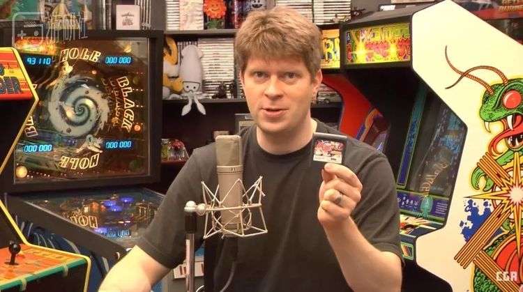 马克的游戏室，背后是穆罕默德送给他的两个毛绒玩偶：穆罕默德设计的狐狸和马克设计的鱿鱼