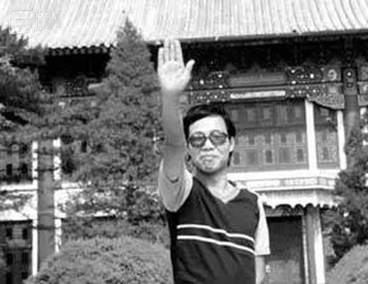 陆步轩大学时期的照片