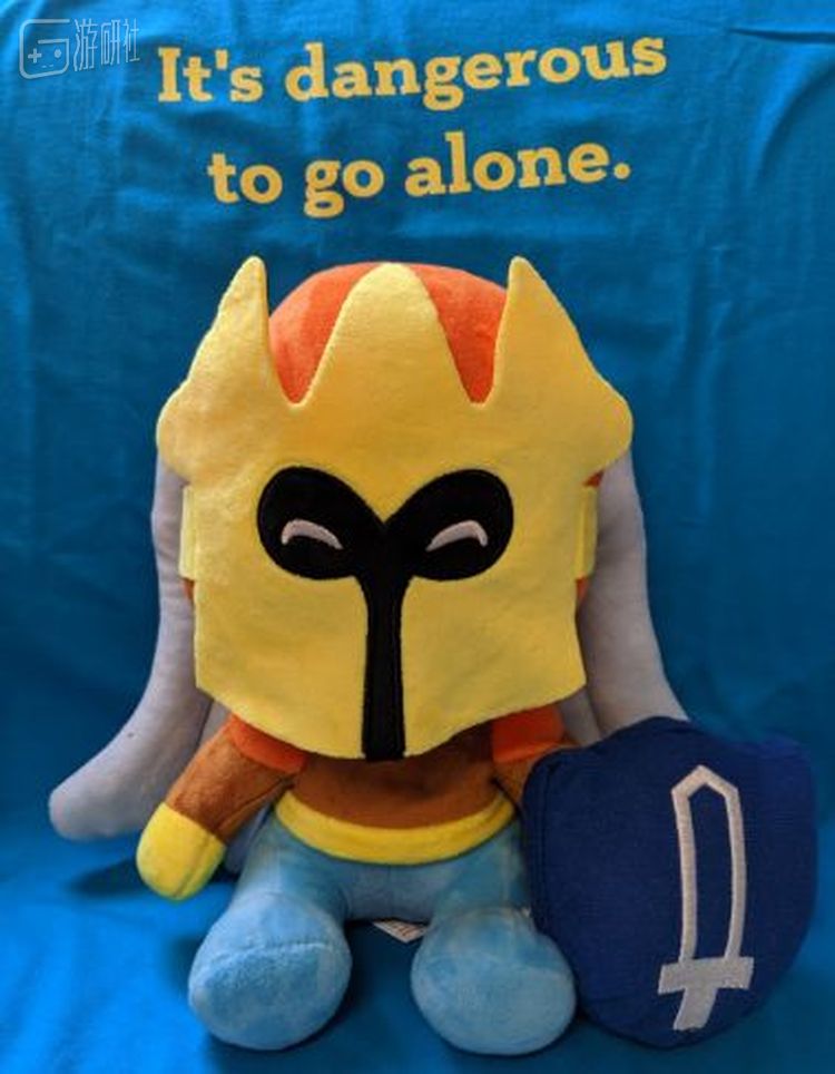 Take This在不久前E3上展出的T恤和公仔