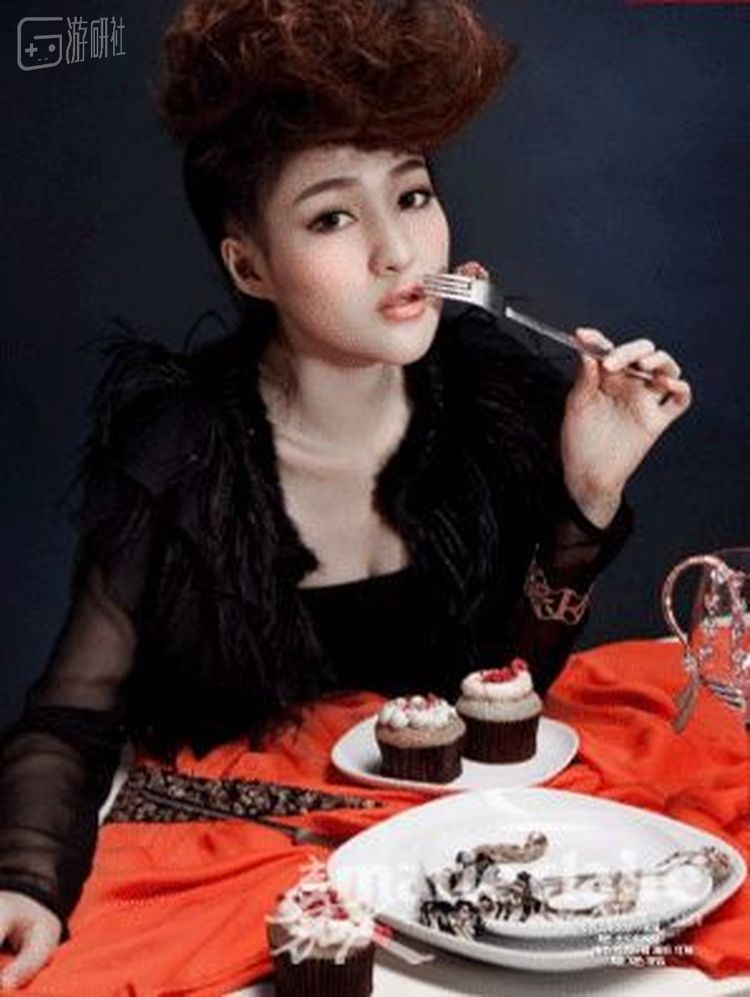 《嘉人》杂志刊登的郭美美写真