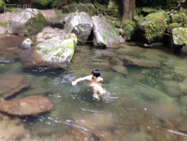 ©在家附近嬉水的豊井