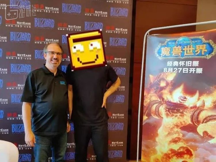 John Hight与社长（分身）的合影