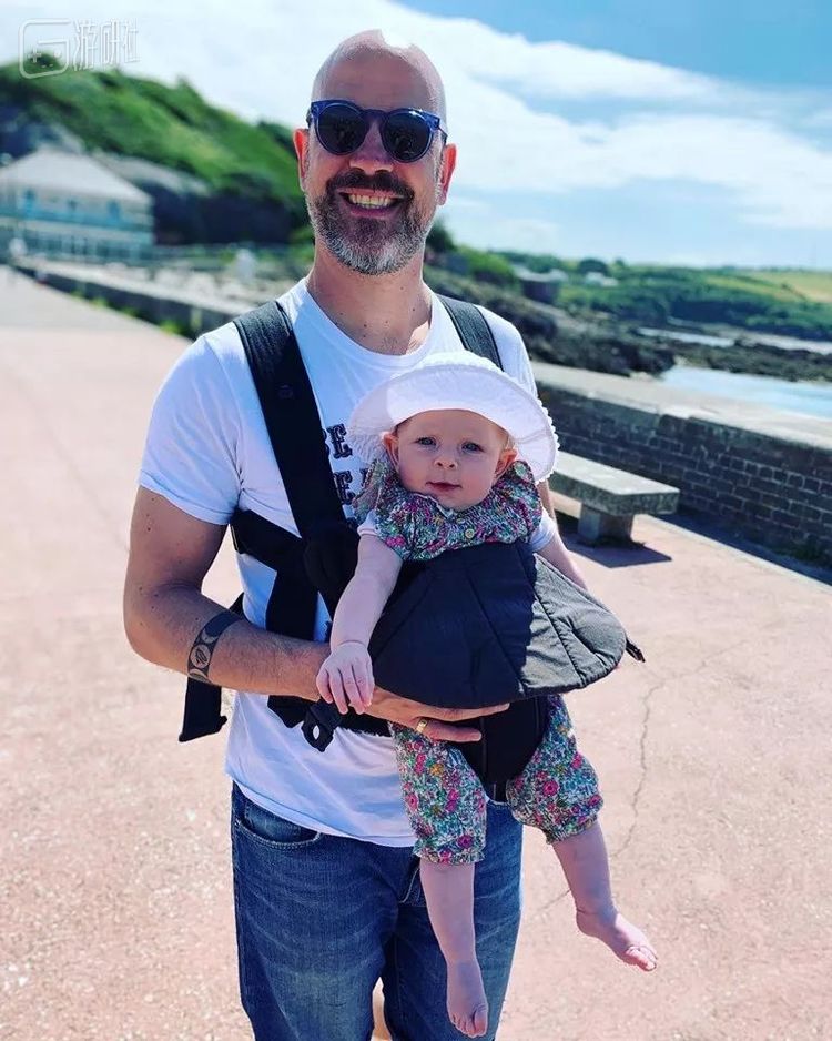 游戏开发者，摇滚乐手，晒娃狂魔